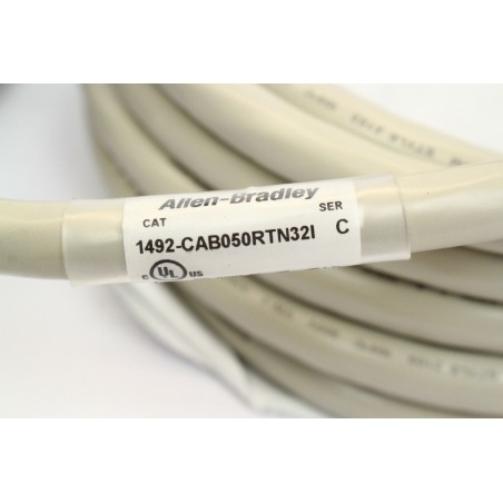 ALLEN BRADLEY 1492-CAB050RTN32I Ser C cable pour I/O 5m No box (B685)