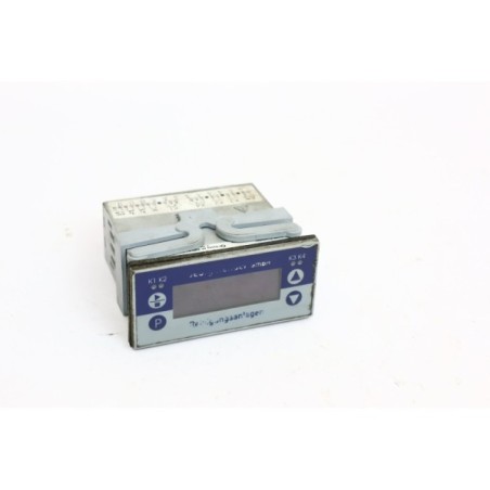 JUMO 701061/820-32/237 Temperature control panel (B1074)