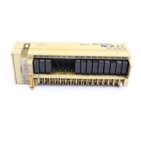 Omron SRT1-ROC16 REMOTE TERMINAL 24VDC porte relais READ DESC (B323)