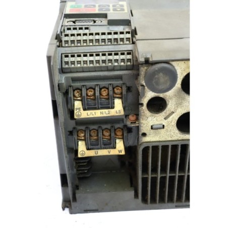 Siemens 6SE32168CB40 6SE3216-8CB40 Micromaster Vector READ DESC (P128.26)
